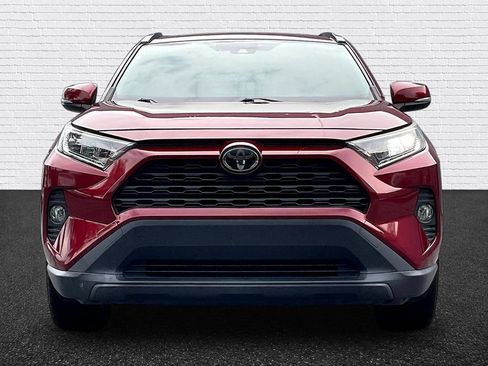 Used 2020 Toyota RAV4 XLE Premium FWD image 2