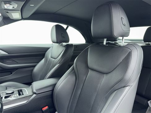 Used 2024 BMW 430i Convertible image 49