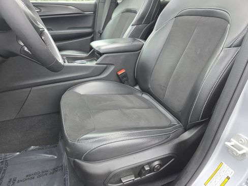 Used 2024 Jeep Grand Cherokee Altitude image 25