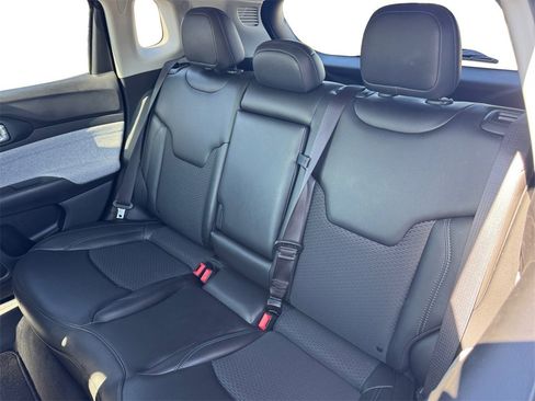 Used 2022 Jeep Compass Latitude image 13