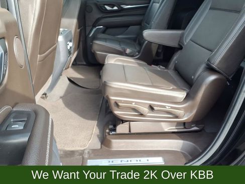 Used 2022 GMC Yukon XL Denali w/ Denali Premium Package image 13