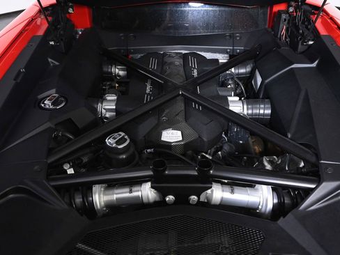 Used 2015 Lamborghini Aventador LP 700-4 image 28