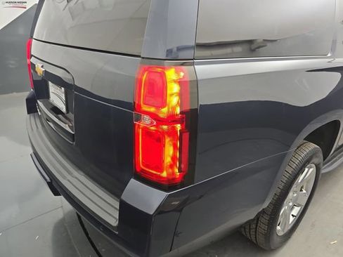Used 2017 Chevrolet Suburban LT image 19