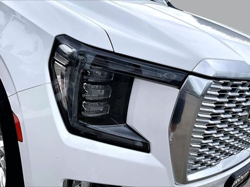 Used 2022 GMC Yukon XL Denali w/ Advanced Technology Package RWD image 27