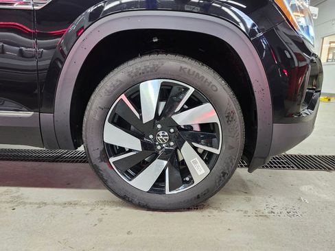 New 2026 Volkswagen Atlas Cross Sport SEL AWD/4WD image 16