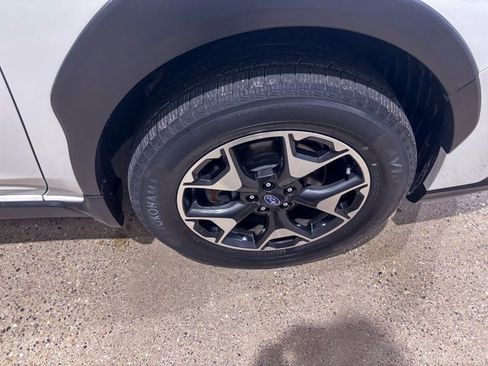 Used 2019 Subaru Crosstrek 2.0i Premium w/ Eyesight System image 11