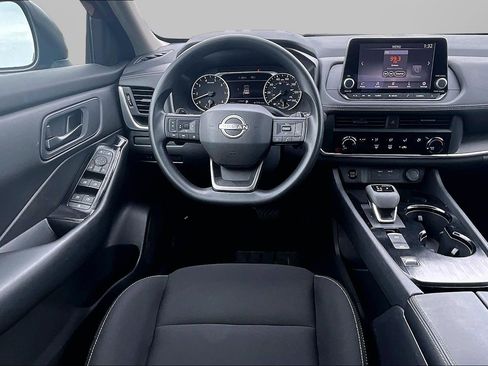 Used 2025 Nissan Rogue S FWD image 4