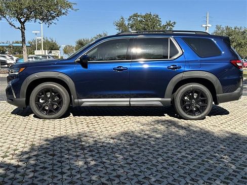 New 2025 Honda Pilot Touring image 6