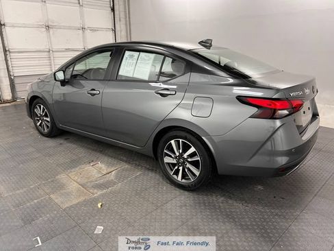 Used 2025 Nissan Versa SV FWD image 5