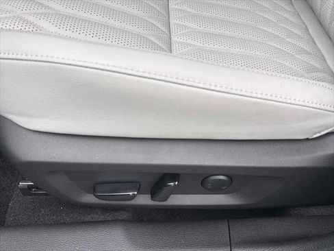 New 2026 Mitsubishi Outlander SEL image 8