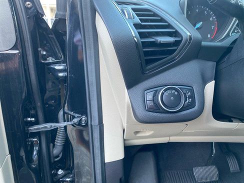 Used 2017 Ford Escape Titanium w/ Equipment Group 301A AWD/4WD image 11