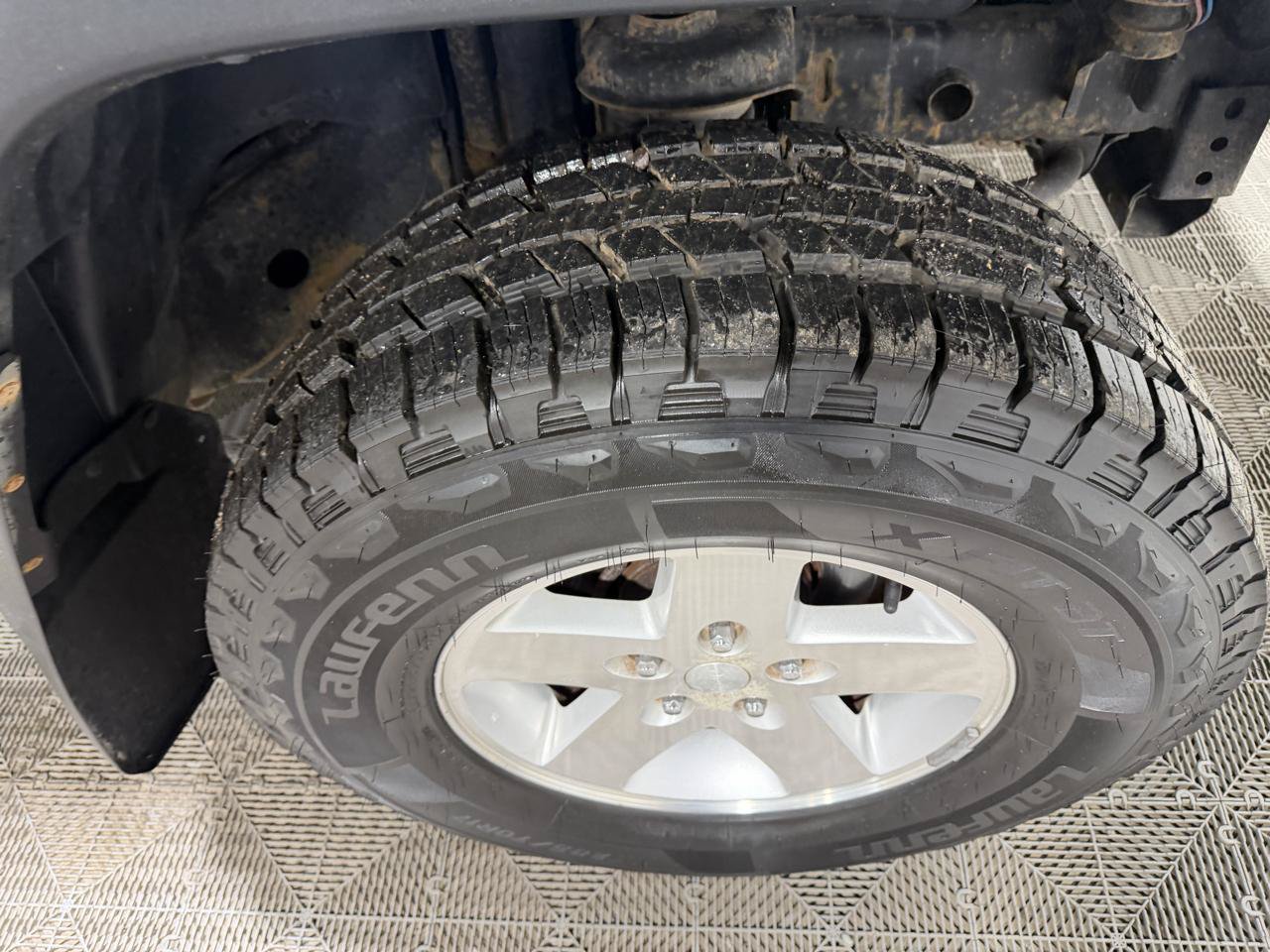 Used 2009 Jeep Wrangler Rubicon w/ Dual Top Group AWD/4WD image 11
