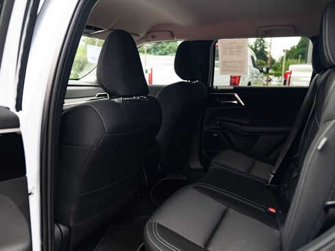Used 2025 Mitsubishi Outlander ES AWD/4WD image 20