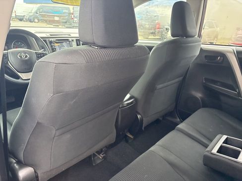 Used 2018 Toyota RAV4 LE image 47
