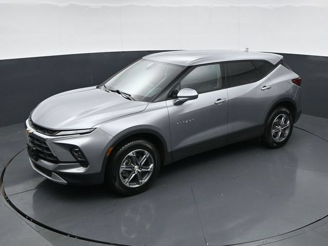 Used 2025 Chevrolet Blazer LT FWD image 34