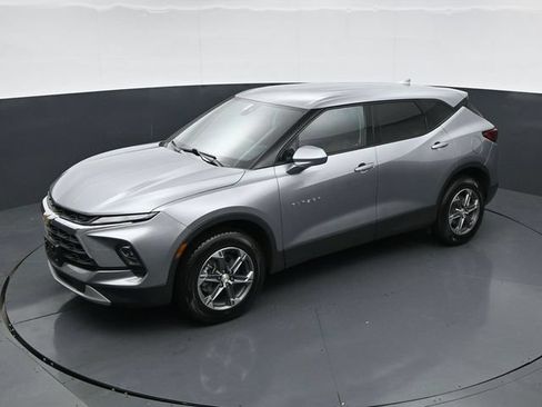 Used 2025 Chevrolet Blazer LT FWD image 34