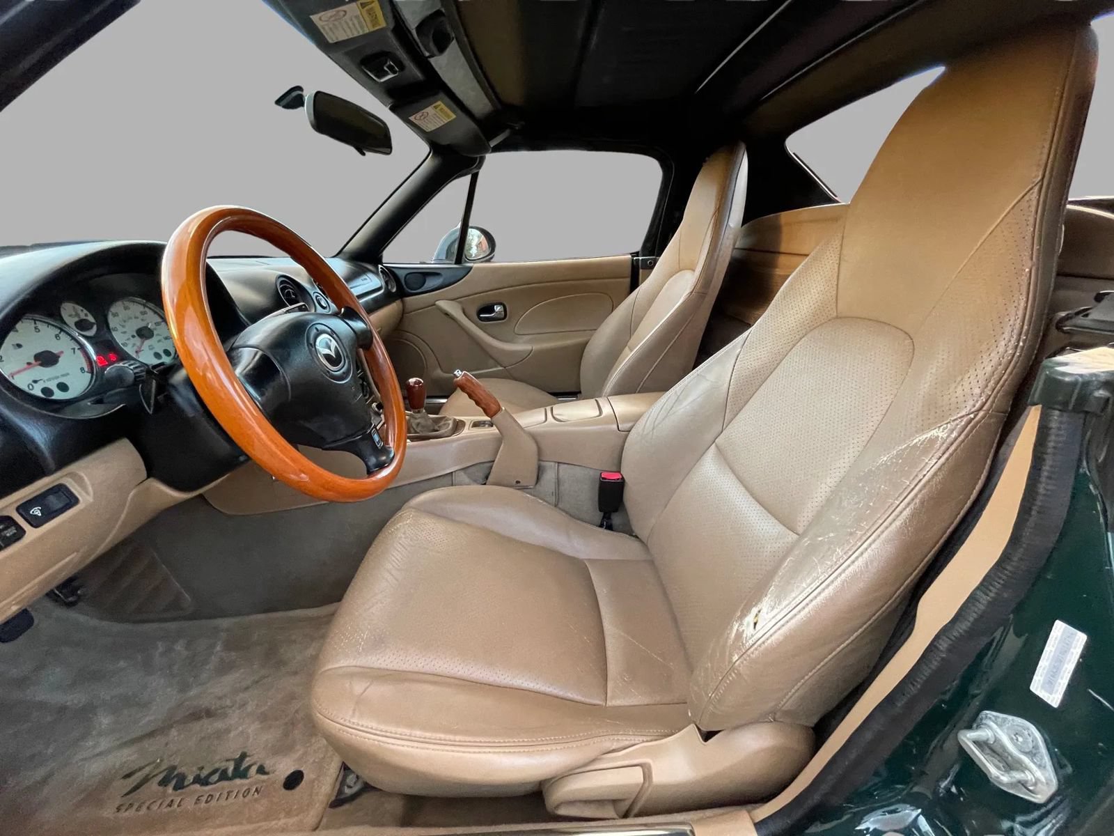 Used 2001 MAZDA MX-5 Miata RWD image 17