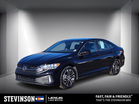 Used 2023 Volkswagen Jetta Sport image 1