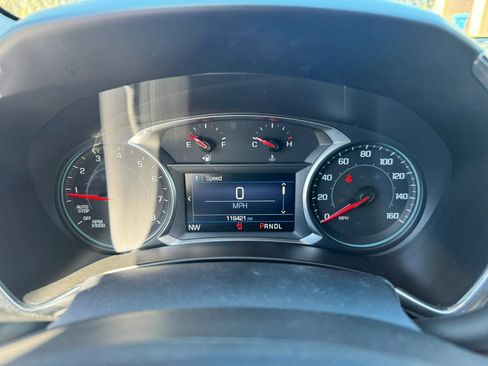 Used 2019 Chevrolet Equinox LT image 16