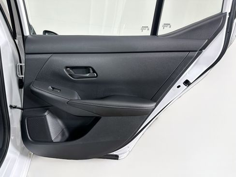 Used 2025 Nissan Sentra SV image 28