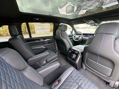 New 2025 Cadillac Escalade IQ Sport 1 w/ LPO, ONYX Package AWD/4WD image 26