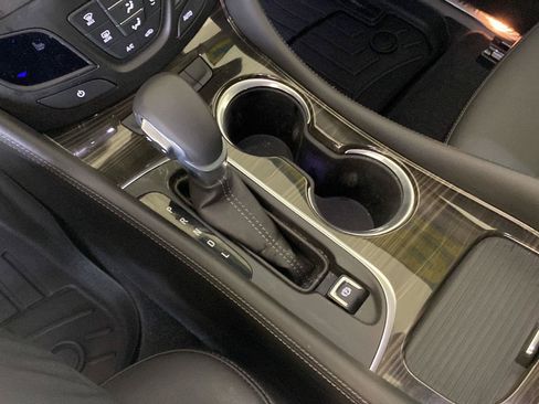 Used 2019 Buick Envision Essence AWD/4WD image 16