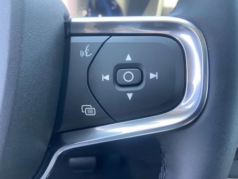 New 2025 Volvo XC40 B5 Ultra w/ Climate Package image 23