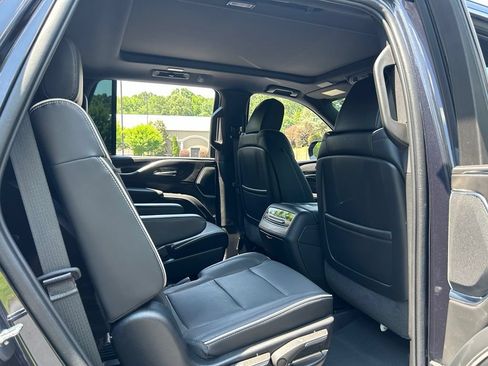 Used 2023 Cadillac Escalade Premium Luxury AWD/4WD image 52