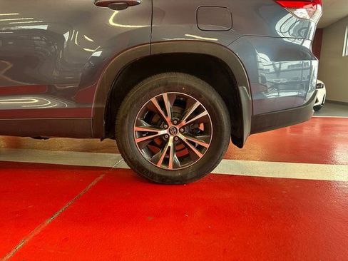 Certified 2019 Toyota Highlander LE image 25