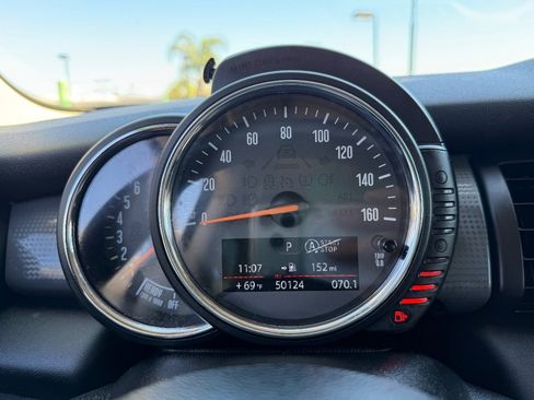 Used 2017 MINI Cooper 2-Door Hardtop image 16