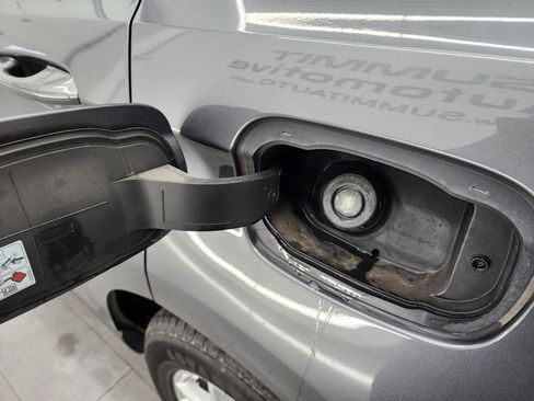 Used 2024 Ford Edge SEL image 30