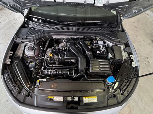 Used 2025 Volkswagen Jetta SE image 31