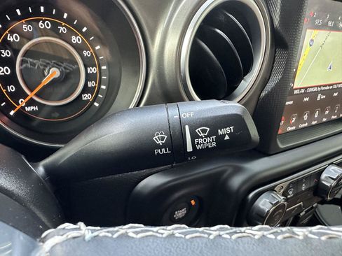 Used 2023 Jeep Gladiator Rubicon w/ Cold Weather Group AWD/4WD image 28