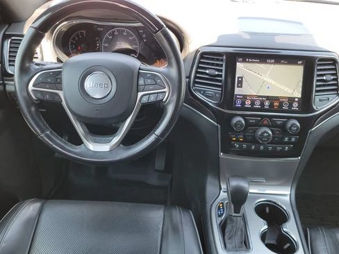 Used 2020 Jeep Grand Cherokee Overland AWD/4WD image 9