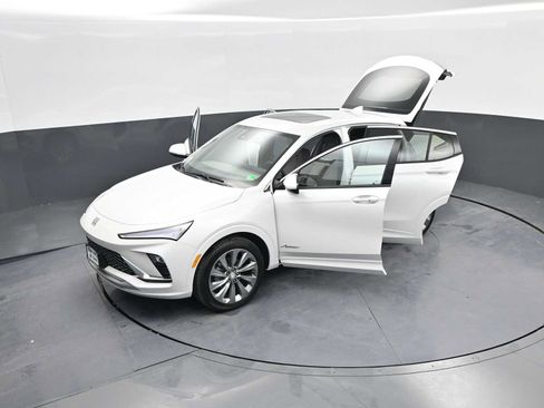 Used 2025 Buick Envista Avenir image 42