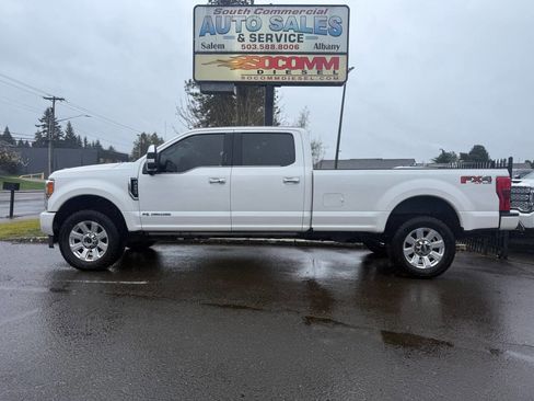 Used 2019 Ford F350 Platinum w/ Platinum Ultimate Package image 3