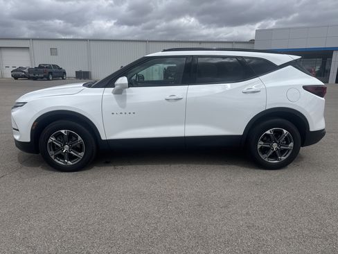 Used 2024 Chevrolet Blazer LT w/ Convenience Package FWD image 2
