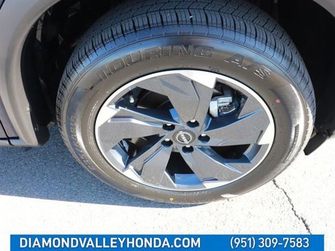 Used 2025 Nissan Rogue SV image 27