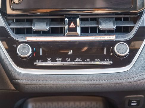 Certified 2025 Toyota Corolla SE w/ Convenience Package FWD image 16