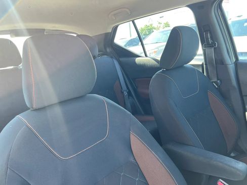 Used 2018 Nissan Kicks SR FWD image 18