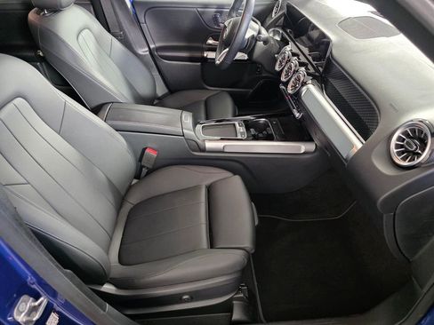 Certified 2025 Mercedes-Benz GLB 250 image 28