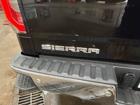 Used 2018 GMC Sierra 1500 SLT AWD/4WD image 17