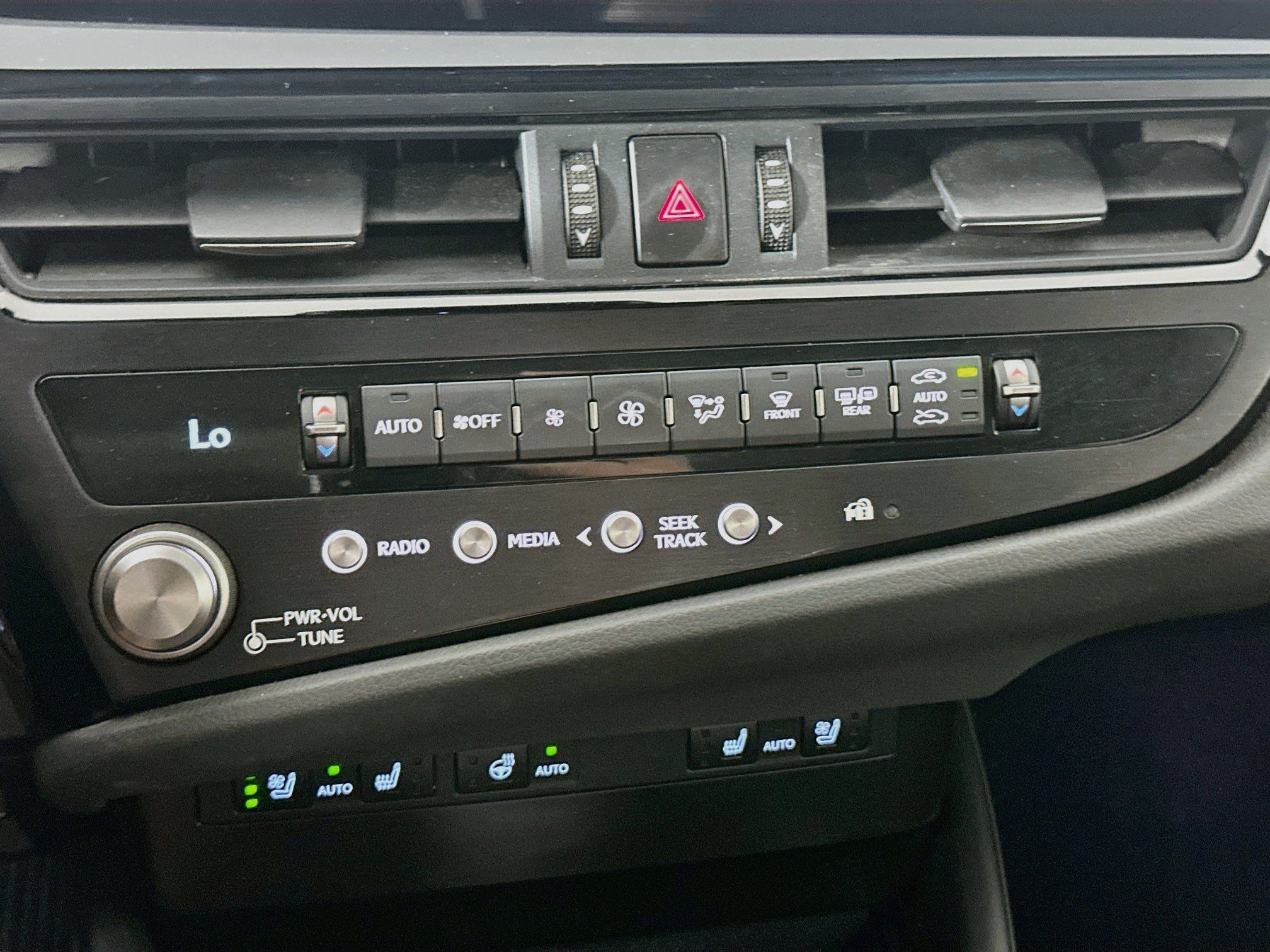 Used 2025 Lexus ES 300h w/ Premium Package FWD image 24