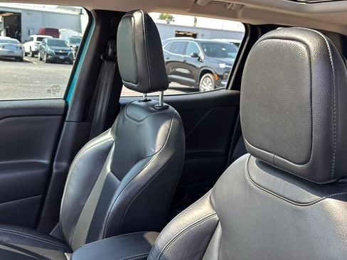 Used 2022 Jeep Renegade Limited w/ Sun, Sound & Wheels Group image 23