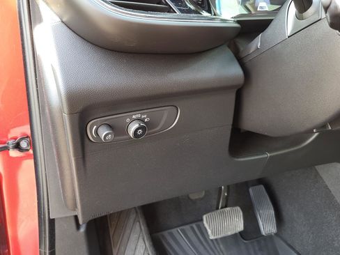 Used 2023 Buick Envision Essence FWD image 19