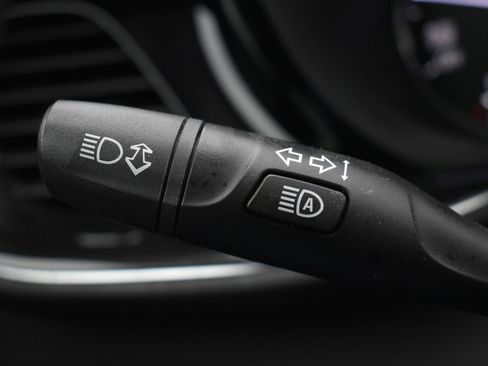 Used 2023 Buick Envision Essence w/ Technology Package I image 23