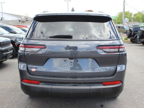 Used 2023 Jeep Grand Cherokee L Altitude AWD/4WD image 28