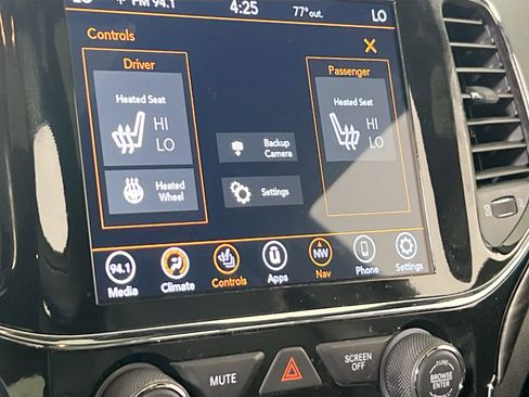 Used 2022 Jeep Grand Cherokee Laredo X image 19