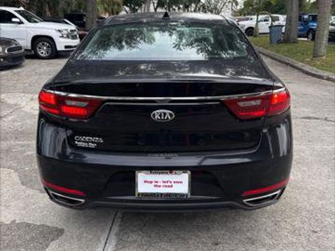 Used 2019 Kia Cadenza Premium image 7