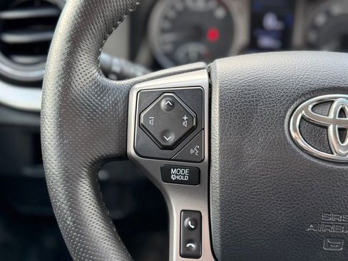 Used 2016 Toyota Tacoma SR5 image 9